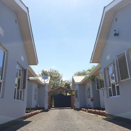 Bed and Breakfast Le Parlour Boma la Ngombe Exterior foto