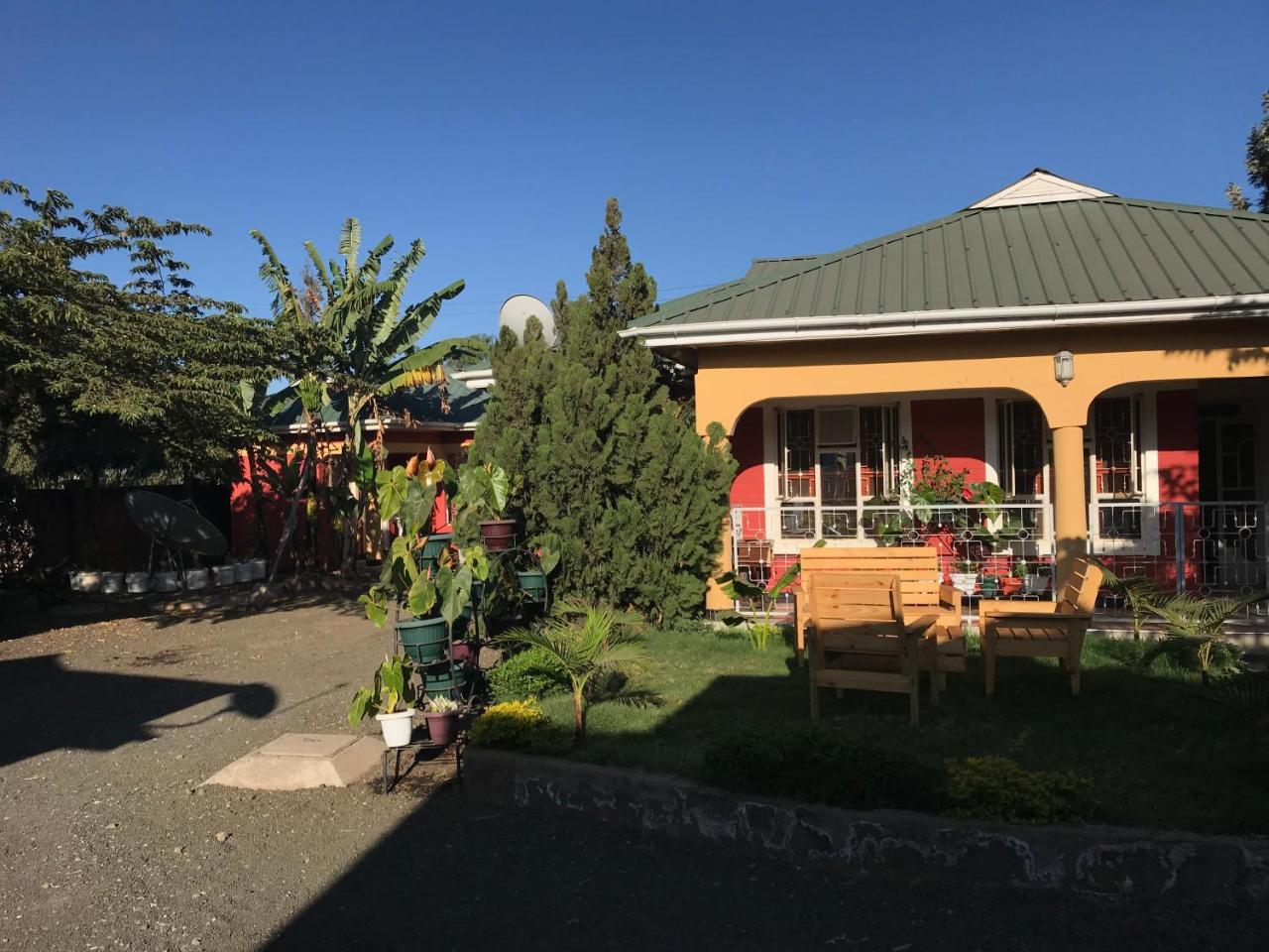Bed and Breakfast Le Parlour Boma la Ngombe Exterior foto