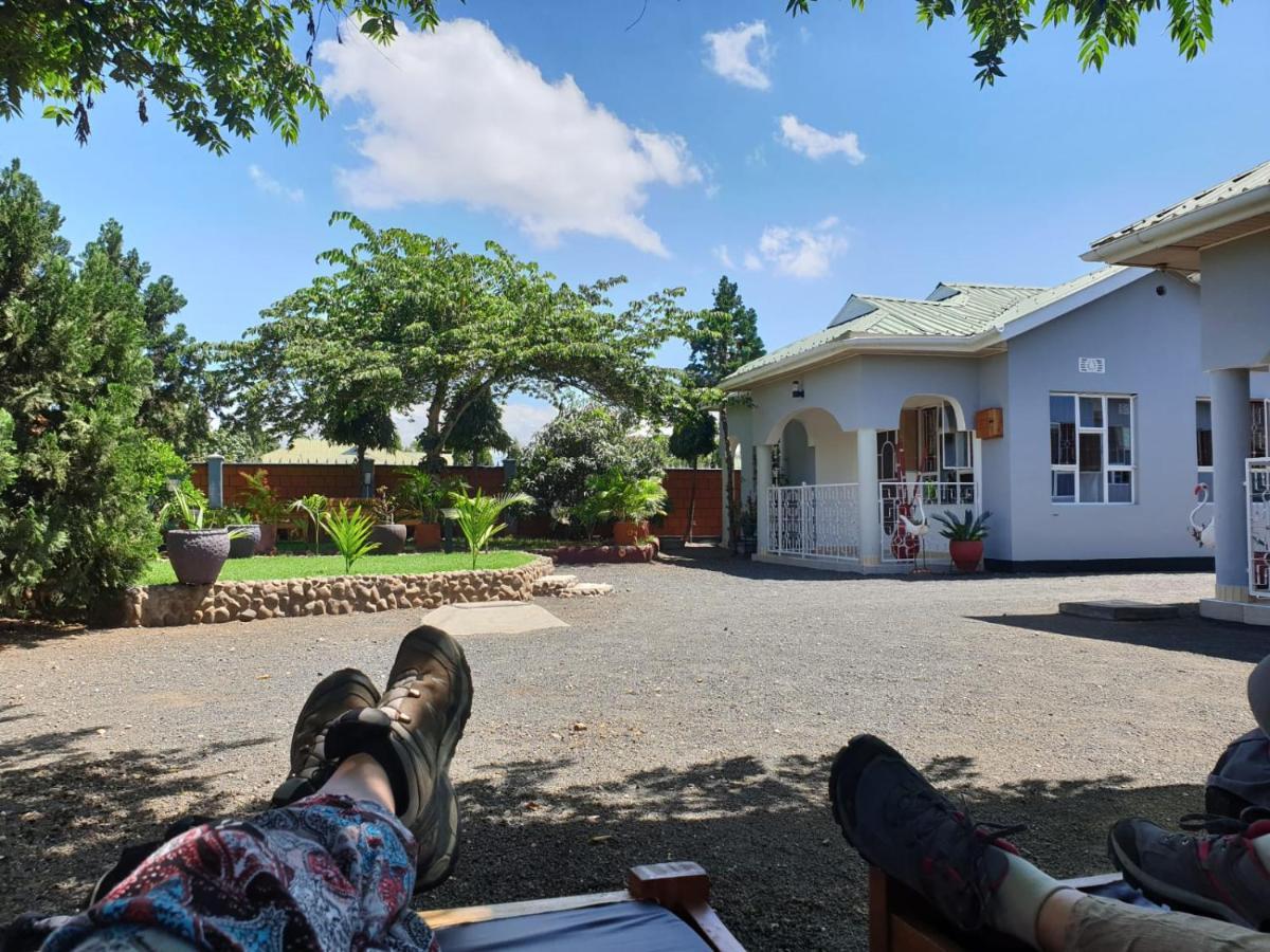 Bed and Breakfast Le Parlour Boma la Ngombe Exterior foto
