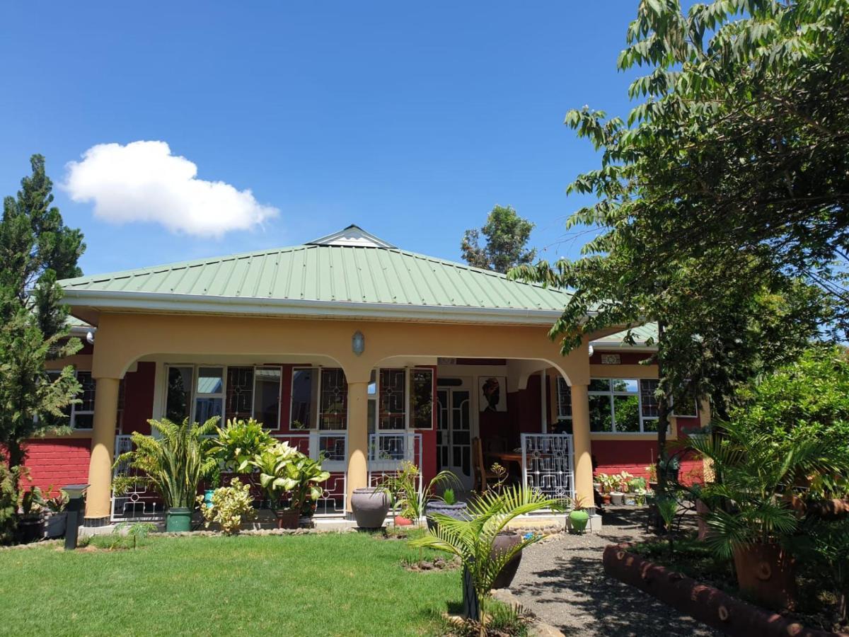 Bed and Breakfast Le Parlour Boma la Ngombe Exterior foto