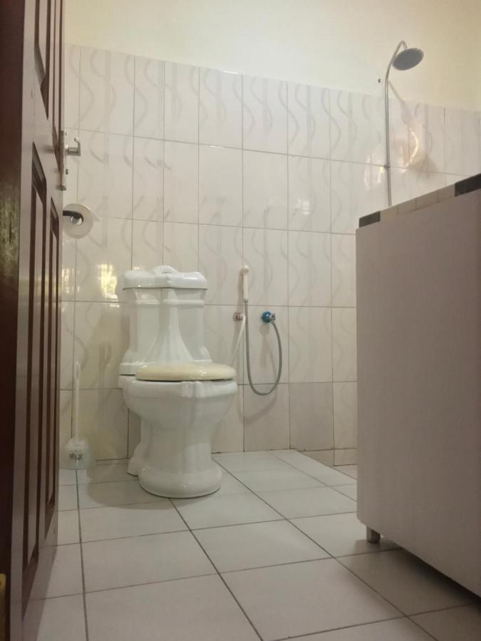 Bed and Breakfast Le Parlour Boma la Ngombe Exterior foto